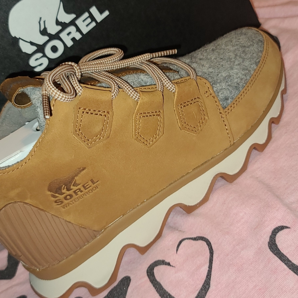 Sorel Boots - Picture 7 of 16